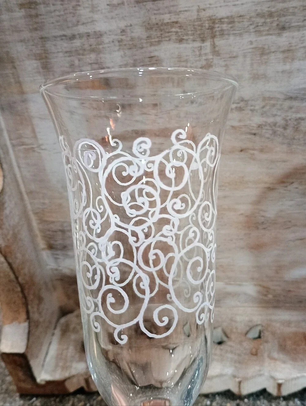 Four Miscellaneous Champagne Glasses - Picture 7 of 10